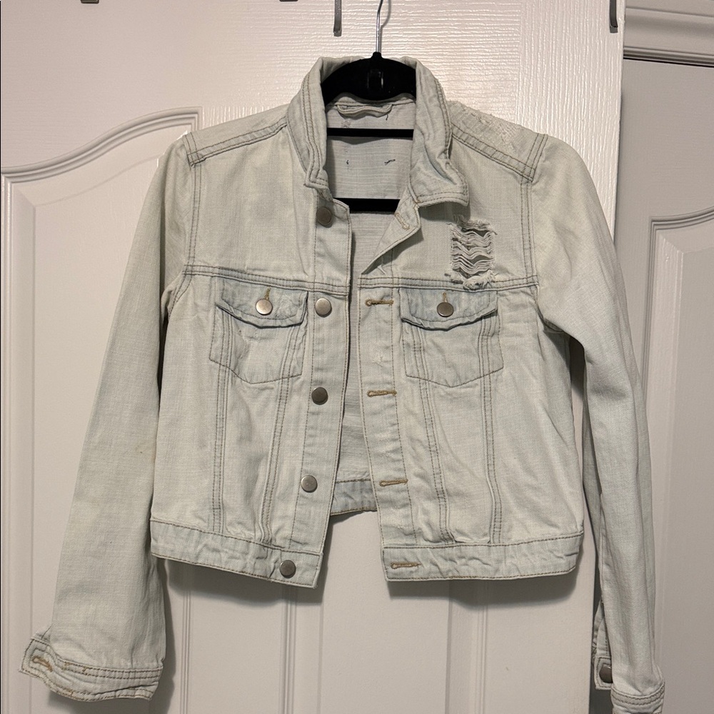 Trendy Light Wash Denim Jacket